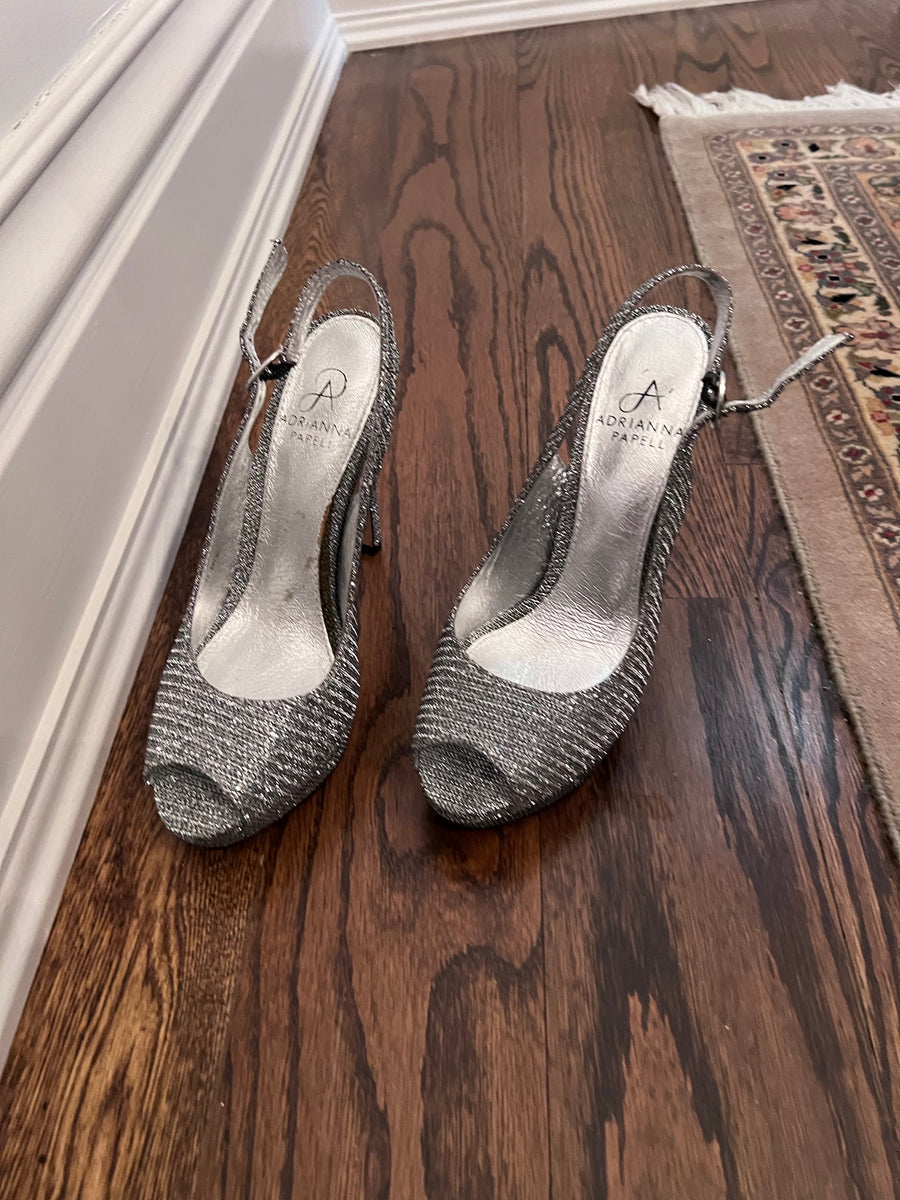 Women s Adrianna Papell Silver Heels Size 6.5 Sell My Stuff