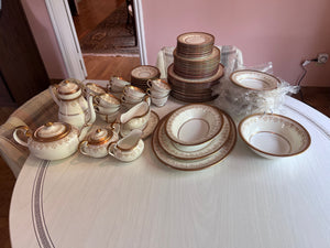 Aynsley 'Gold Dowery 7892' Fine China, Large Dinnerware Set, Service for 10 minimum (view description for quantities)