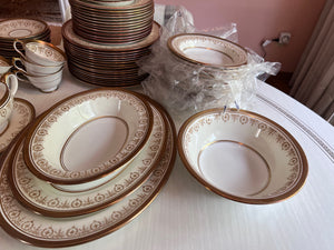 Aynsley 'Gold Dowery 7892' Fine China, Large Dinnerware Set, Service for 10 minimum (view description for quantities)