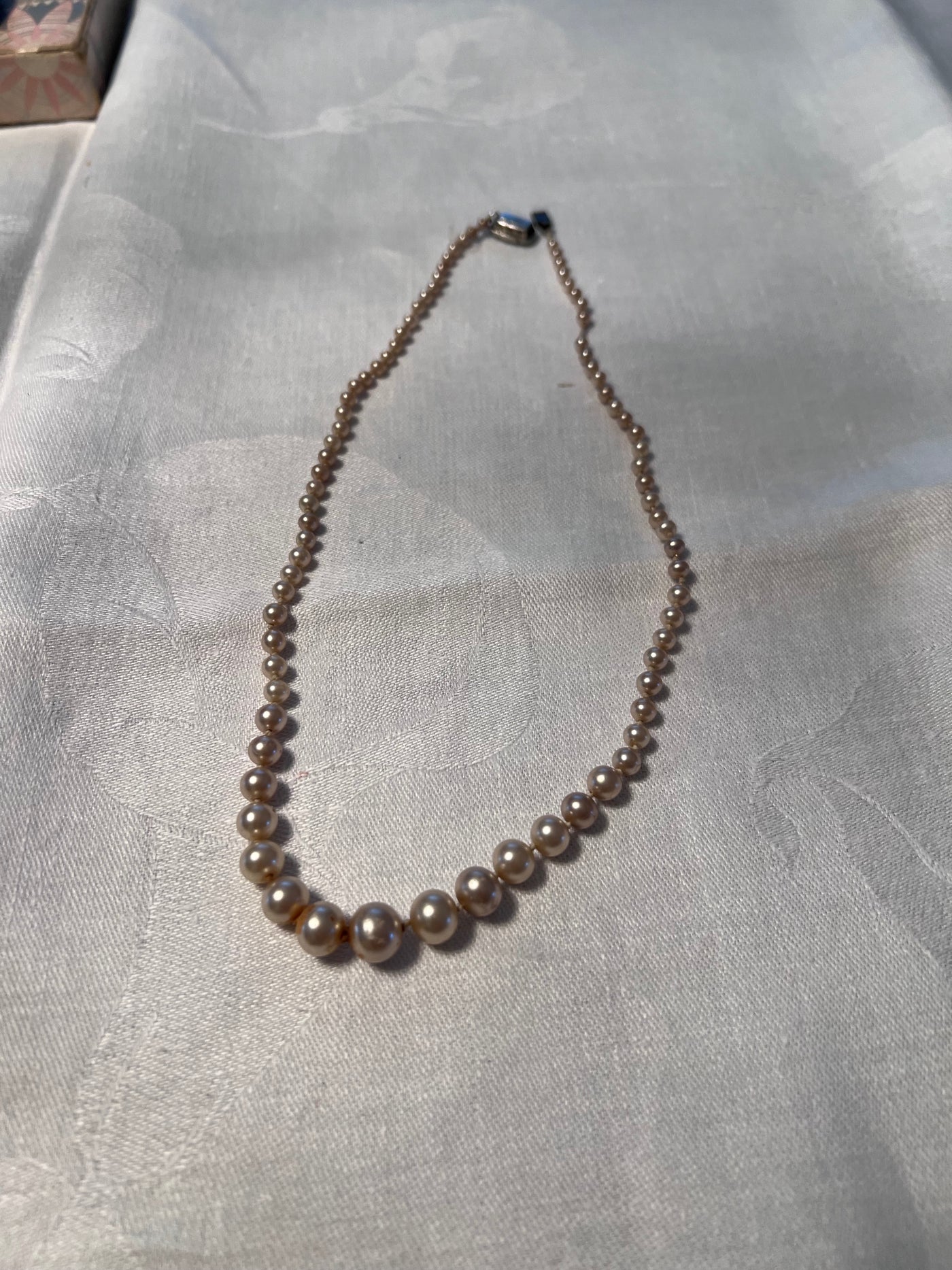 Pearl necklace clearance silver clasp