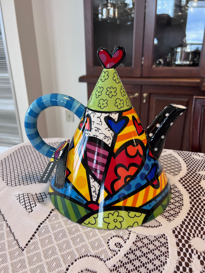 ROMERO BRITTO CERAMIC "A NEW DAY" HEART TRIANGULAR TEAPOT 334228