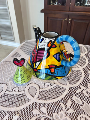 ROMERO BRITTO CERAMIC "A NEW DAY" HEART TRIANGULAR TEAPOT 334228