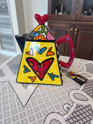 ROMERO BRITTO CERAMIC "2 HEARTS" TEAPOT 339045