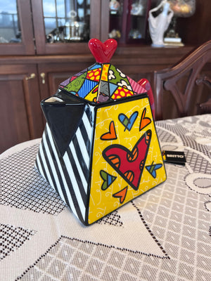 ROMERO BRITTO CERAMIC "2 HEARTS" TEAPOT 339045