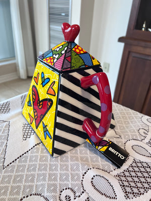 ROMERO BRITTO CERAMIC "2 HEARTS" TEAPOT 339045