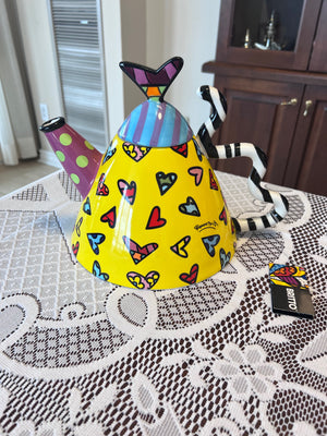 ROMERO BRITTO CERAMIC "TRIANGULAR YELLOW WITH HEARTS" TEAPOT 339041