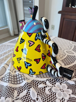 ROMERO BRITTO CERAMIC "TRIANGULAR YELLOW WITH HEARTS" TEAPOT 339041