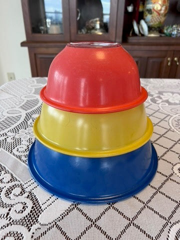 Vintage Pyrex Nesting Bowls Primary Colours Clear Bottom Red Blue Y Sell My Stuff Canada Canada s Content and Estate Sale Specialists