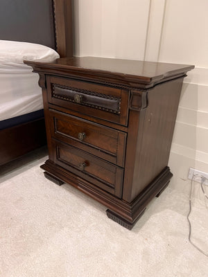 Pair of Legends Furniture Franklin Nightstands