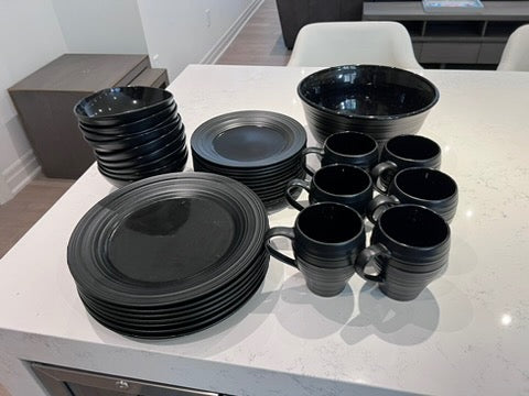 Black plates and bowls set hotsell