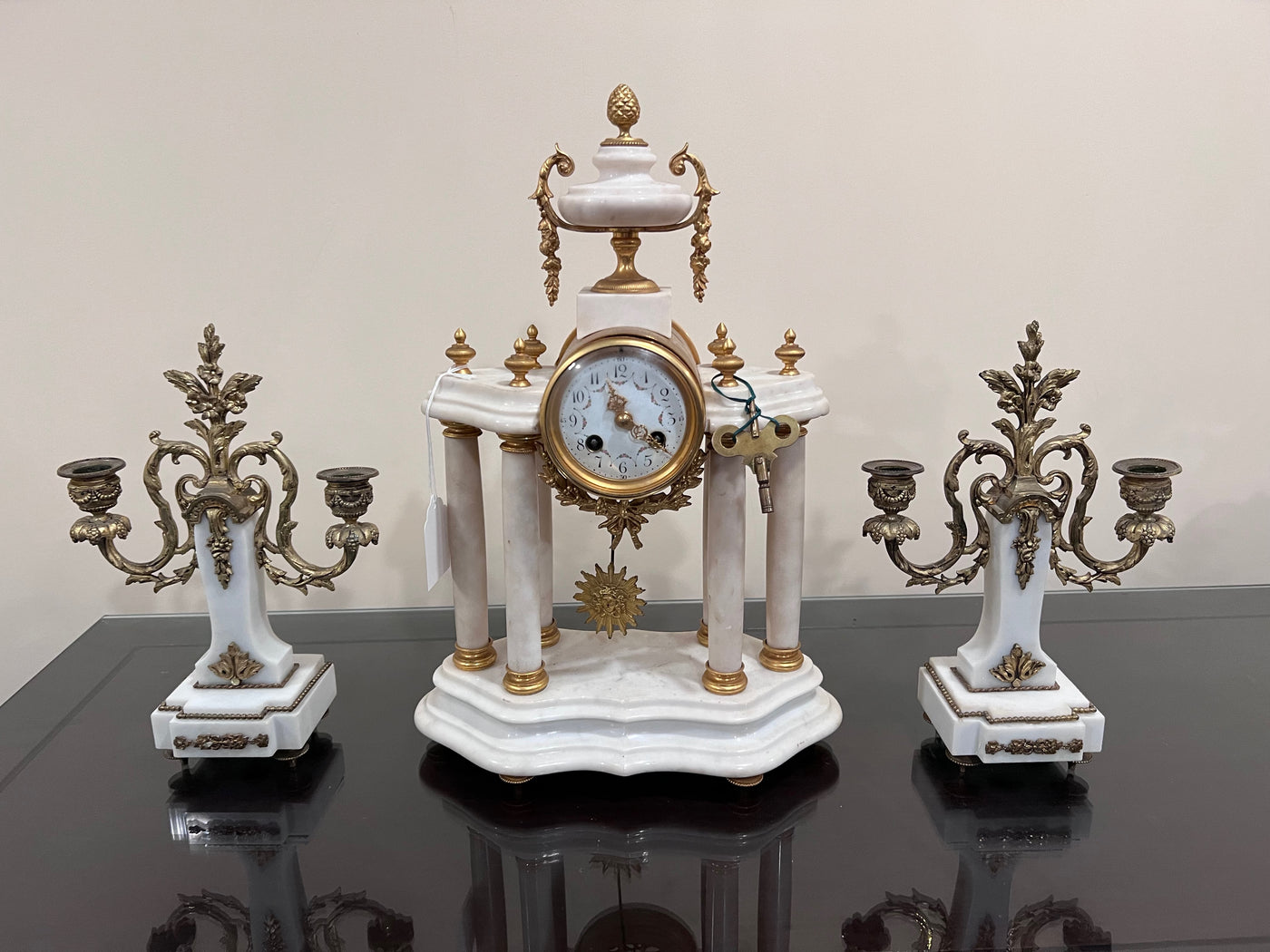 Antique French Marble Mantel Clock with 2 Candle Holders – Sell My Stuff  Canada - Canada's Content and Estate Sale Specialists