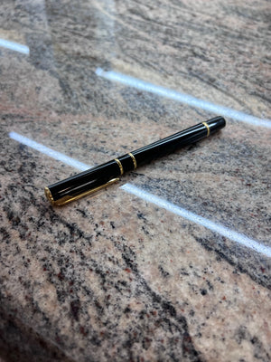 Waterman BLACK FOUNTAIN PEN, Gold Nib