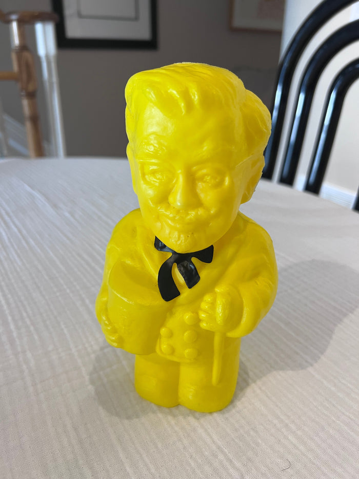 Vintage COL SANDERS KFC YELLOW PLASTIC PIGGY BANK, MARGARDT CORP 1972