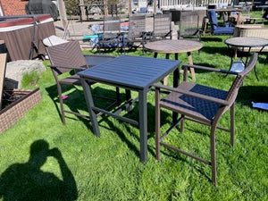 Bar Table + 2 Bar Stools