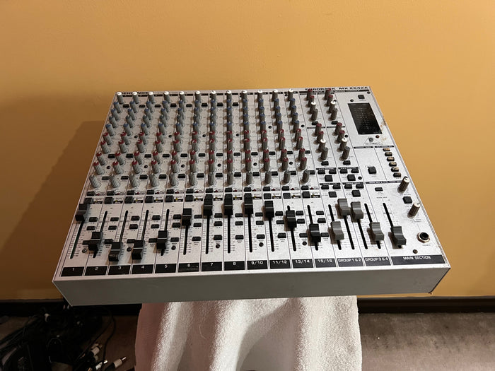 Behringer Eurorack MX2642A Mixing Console