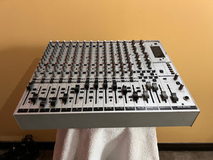 Behringer Eurorack MX2642A Mixing Console