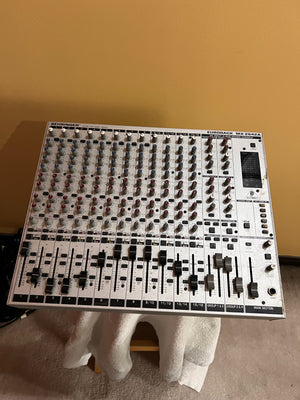 Behringer Eurorack MX2642A Mixing Console