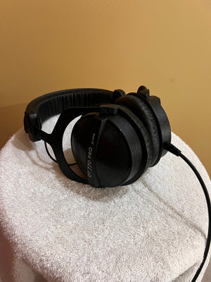 beyerdynamic DT 770 PRO 32 OHM Studio Headphones