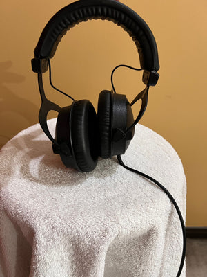 beyerdynamic DT 770 PRO 32 OHM Studio Headphones