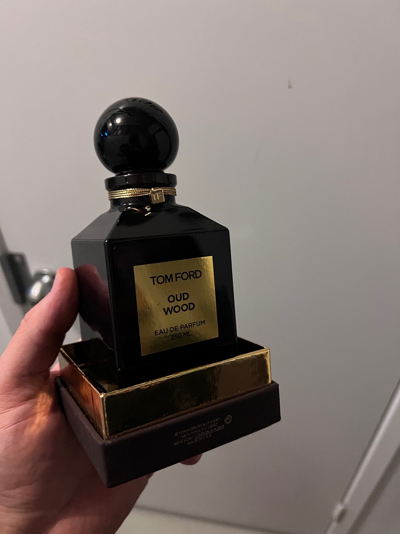 Tom ford discount 250ml oud wood