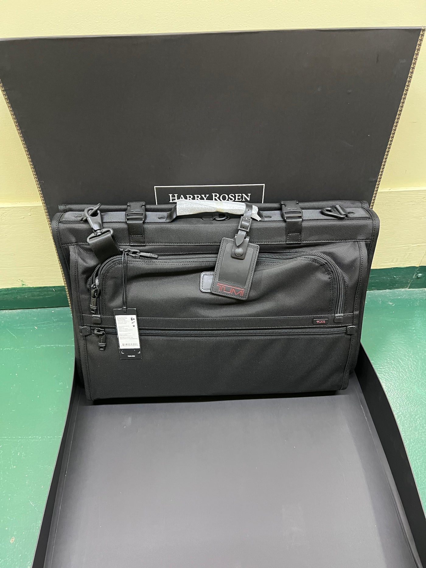 BRAND NEW Tumi Tri Fold Carry On Garment Bag Retail 975