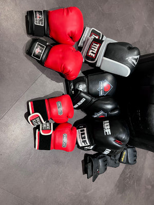 Century Wavemaster XXL Boxing Bag with 5 pairs of Gloves