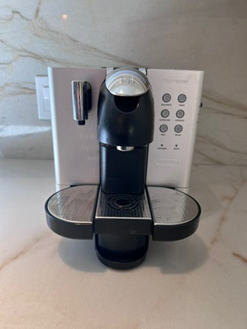 Nespresso Delonghi EN720.M Espresso Machine – Sell My Stuff Canada ...