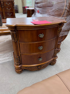 Pair of Pulaski Edwardian Nightstands