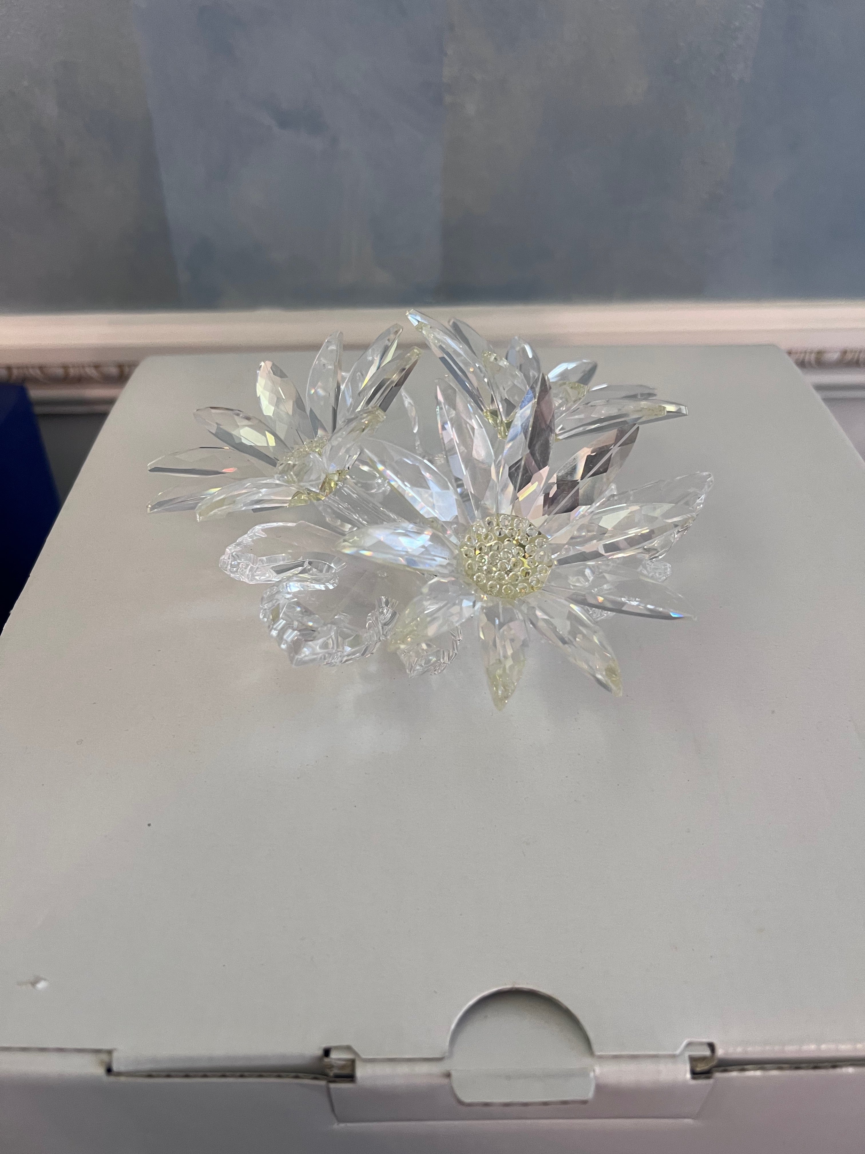 Swarovski Crystal Maxi Flower Arrangement #252976 – Sell My Stuff Canada -  Canada's Content and Estate Sale Specialists