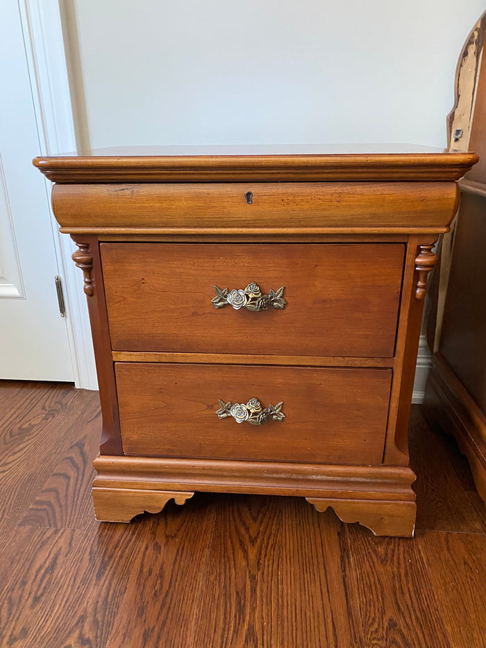 Lexington deals nightstand vintage