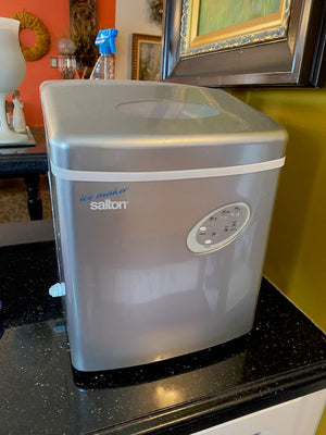 Salton Ice Maker