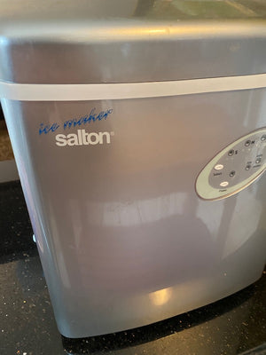 Salton Ice Maker