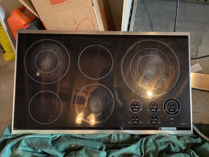 Wolf CT36E/S 36" Electric Cooktop