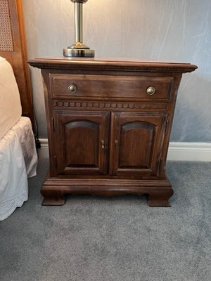 Pair of Vintage Ethan Allen 'Classic Manor' Nightstands