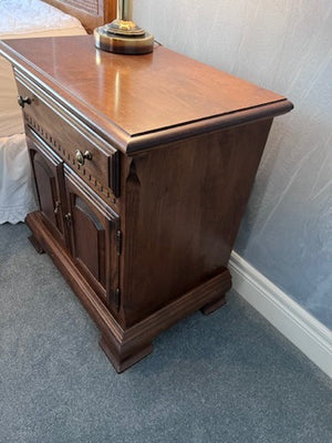 Pair of Vintage Ethan Allen 'Classic Manor' Nightstands