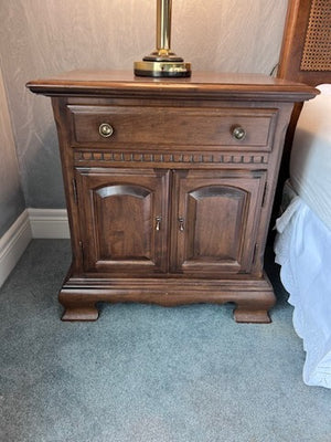 Pair of Vintage Ethan Allen 'Classic Manor' Nightstands