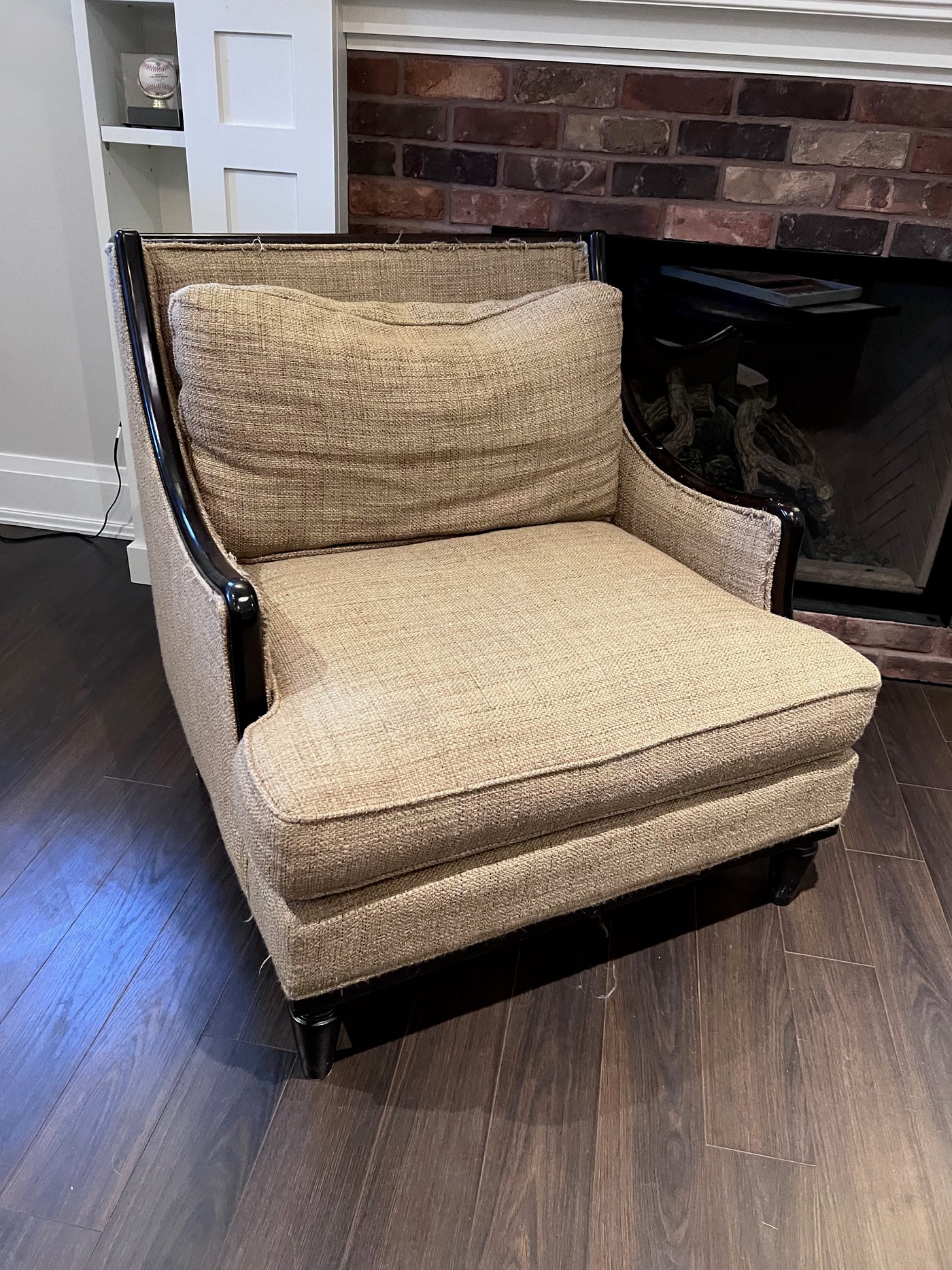 Beige oversized online chair