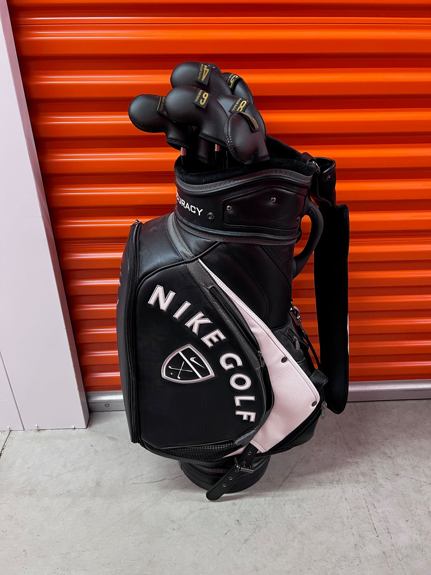 Nike Cart Golf Bag | (Black & Charcoal) - YouTube