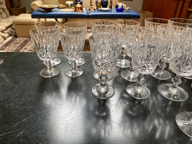 4 Bohemia Crystal Wine Glasses – Sell My Stuff Canada - Canada's Content  and Estate Sale Specialists