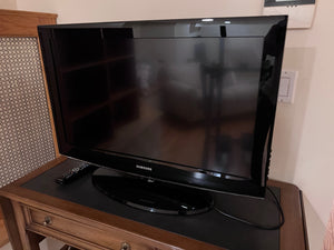 Samsung 32" LCD TV