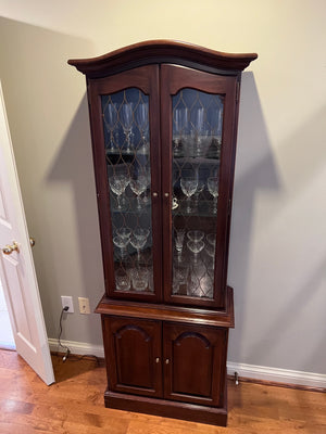 Ethan Allen Georgian Court Curio Cabinet, w/Interior Light