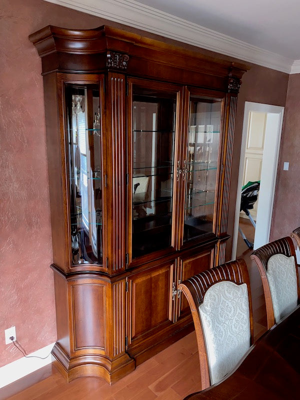 "Stanley Furniture" Hutch/China Cabinet