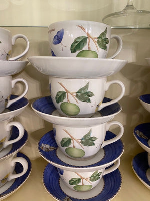 16 Wedgwood "Sarah's Garden" Tea Cups & Saucers