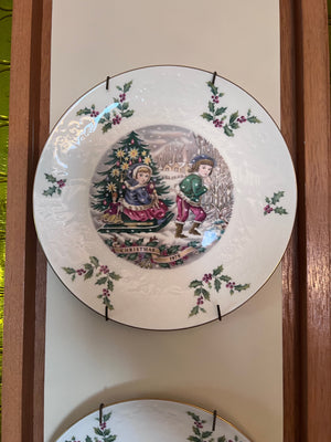 6 Royal Doulton Christmas Collector Plates