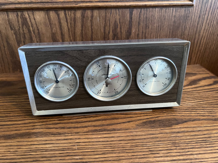 Vintage airguide barometer