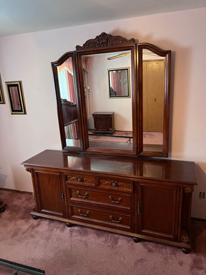 Vintage Mahogany Dresser w/Mirror