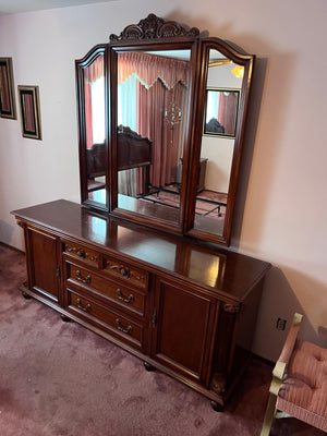 Vintage Mahogany Dresser w/Mirror