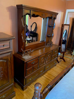 "Palliser" Dresser + Mirror (*condition)