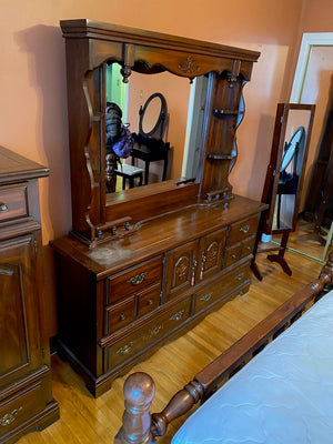 "Palliser" Dresser + Mirror (*condition)