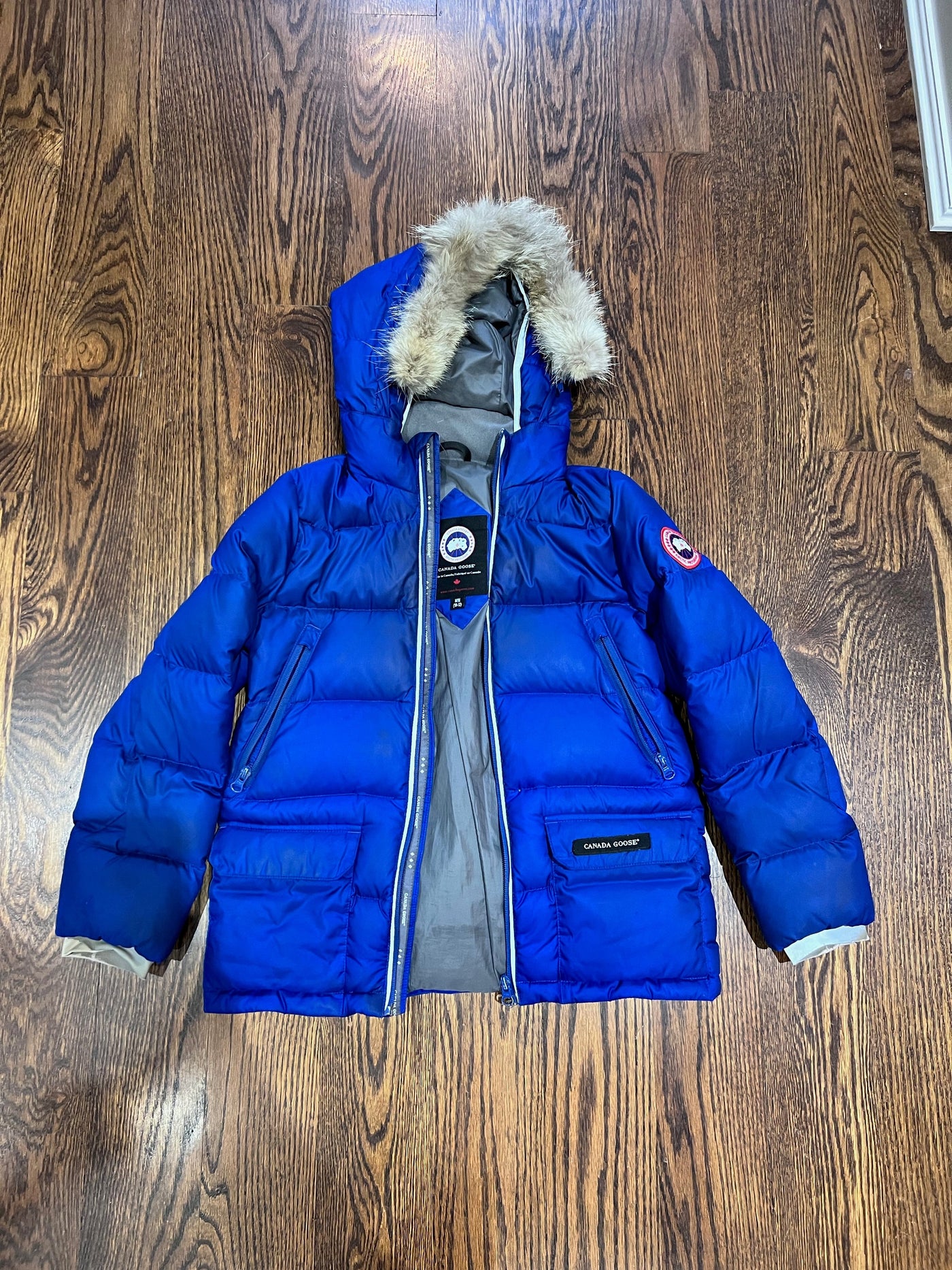 Canada goose hot sale jacket youth